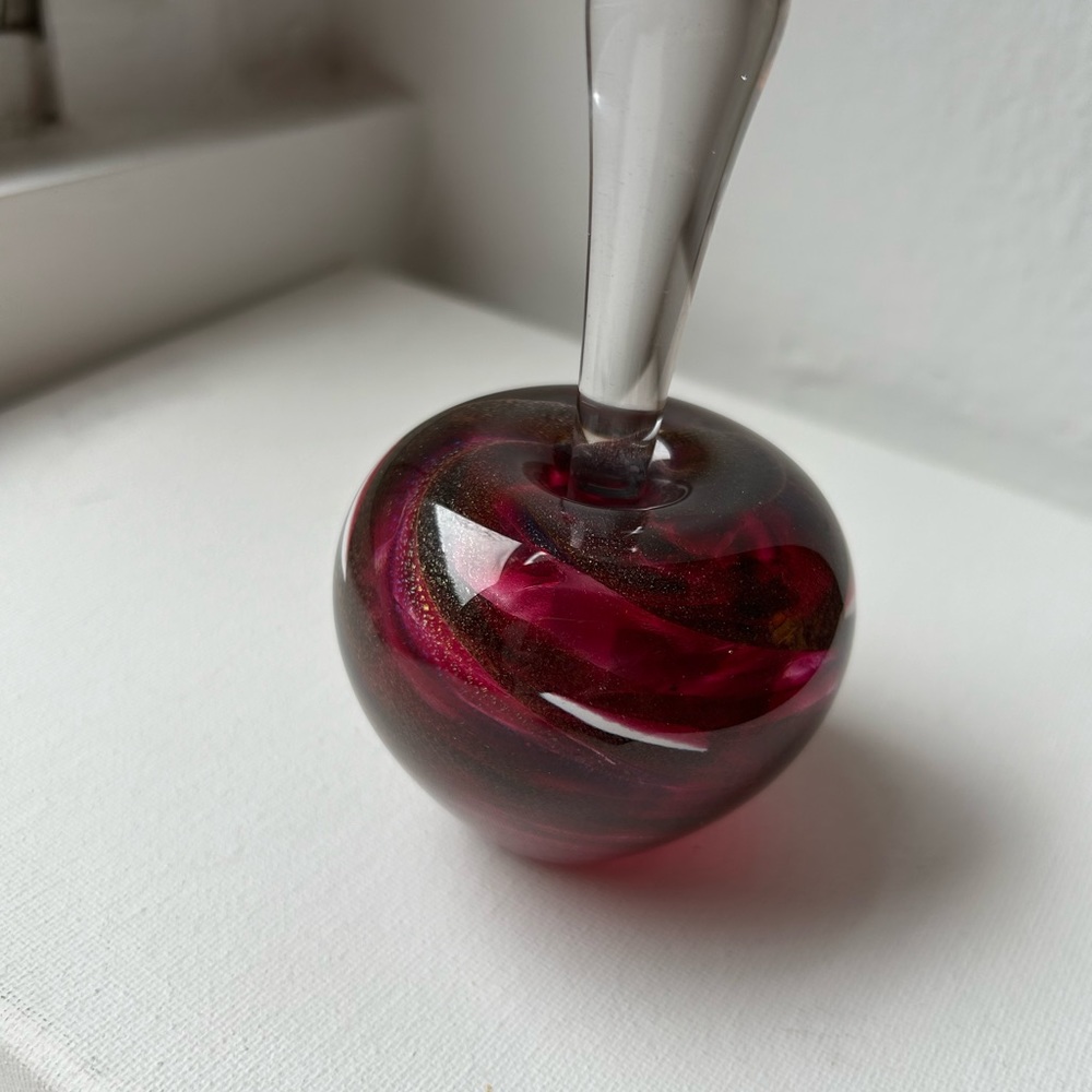 Vintage 80s handblown artisan glass, beautiful perfume bottle